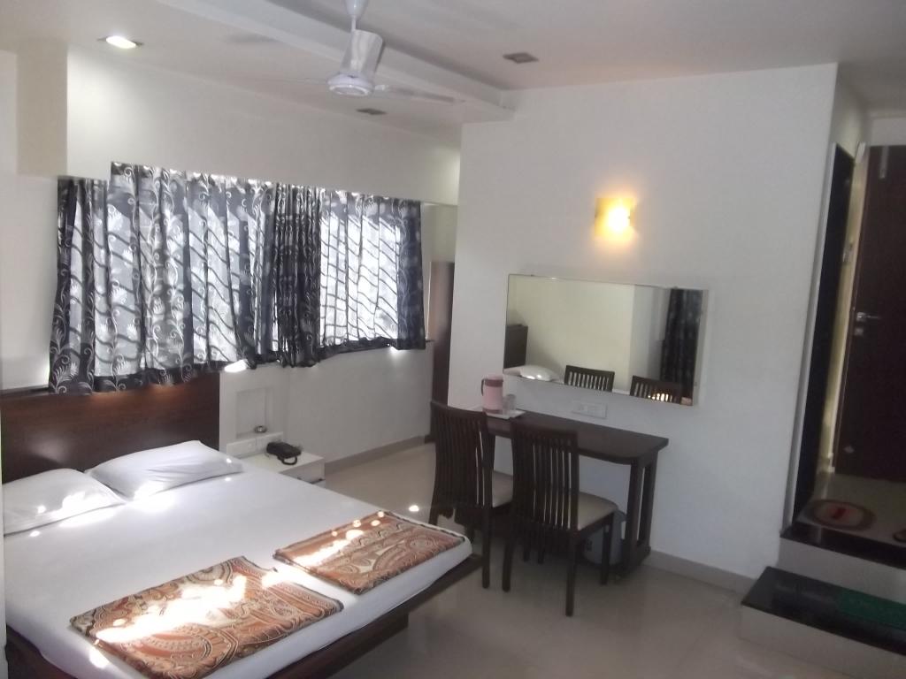 Hotel Rajshree Lodging-Delux